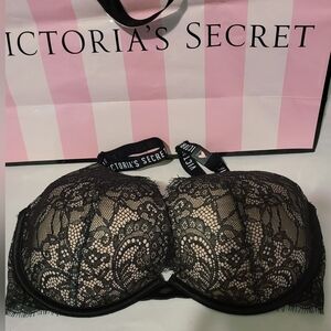 Victoria's Secret Very Sexy Black Lace Plunge Bra 32DDD